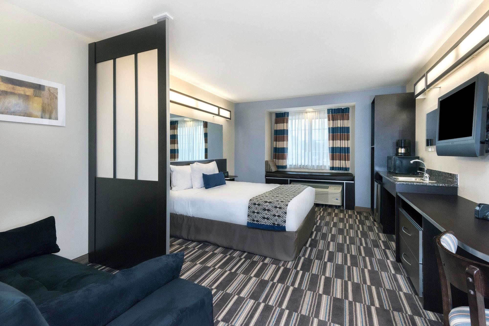 Microtel Inn And Suites Baton Rouge Airport Екстер'єр фото