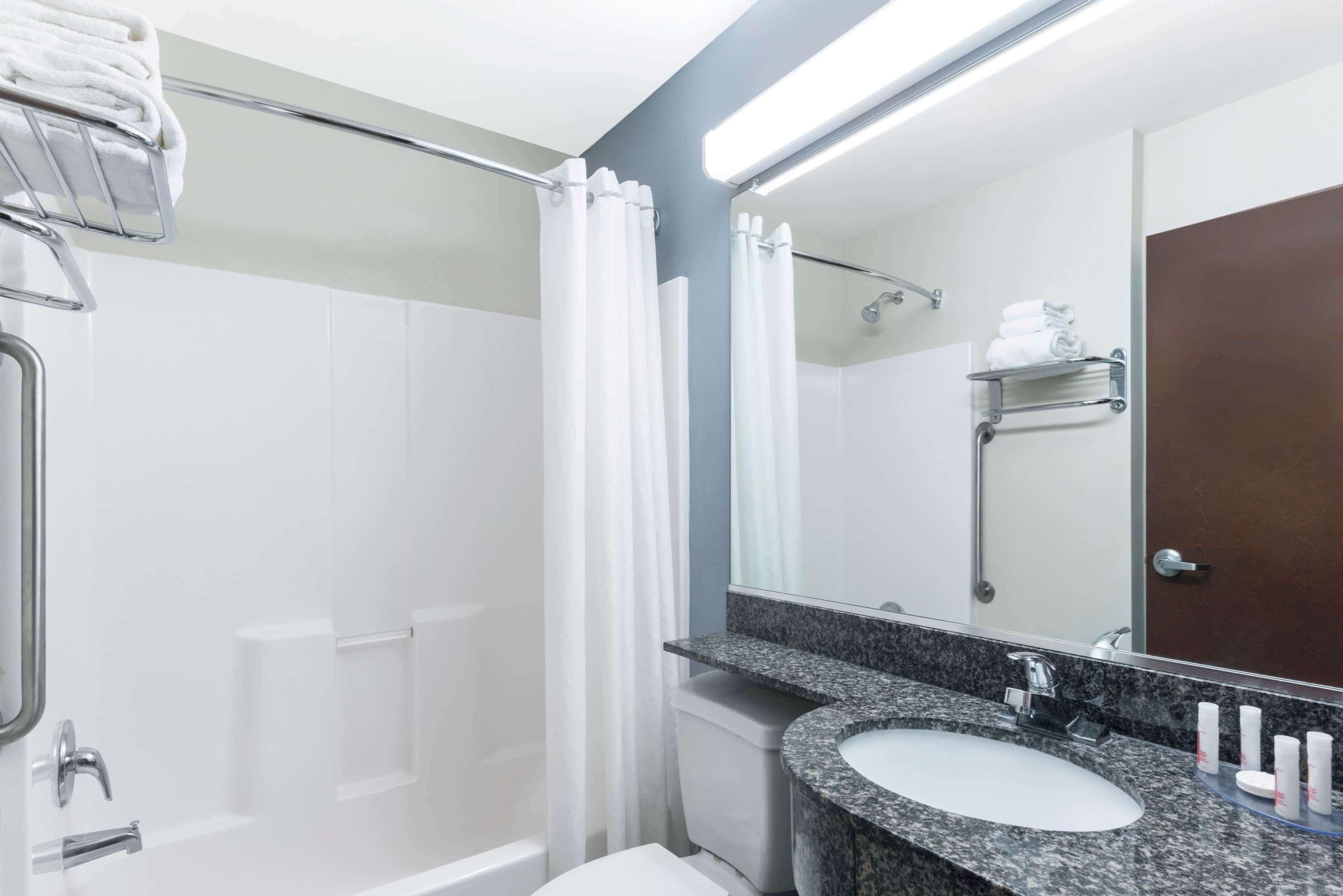 Microtel Inn And Suites Baton Rouge Airport Екстер'єр фото