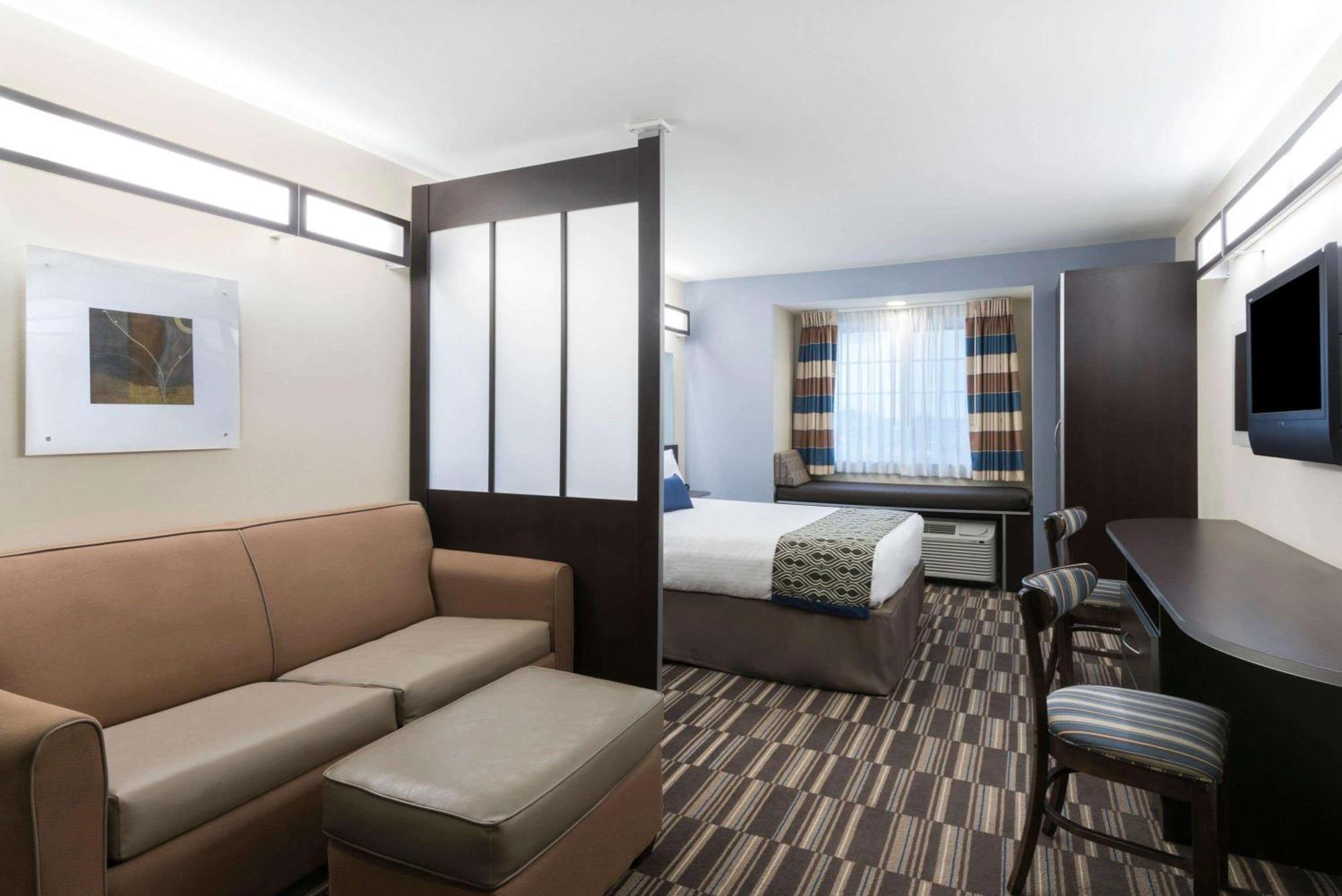 Microtel Inn And Suites Baton Rouge Airport Екстер'єр фото